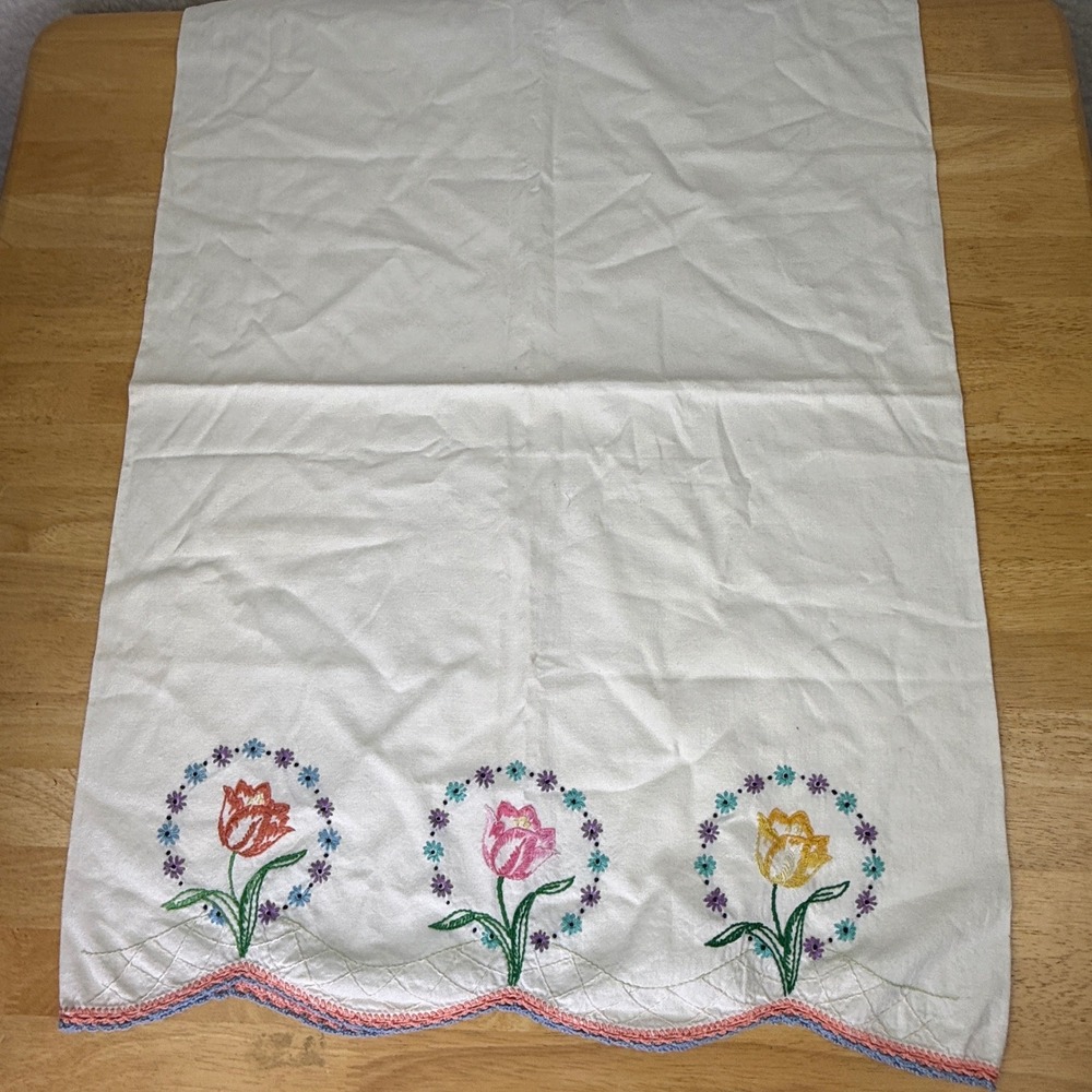 Vintage Hand Embroidered Floral‎ Pillowcase Scalloped Crochet Trim Tulip White